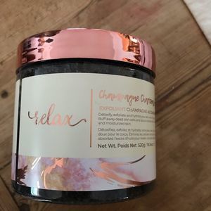 Manna Kada Champagne Charcoal Scrub